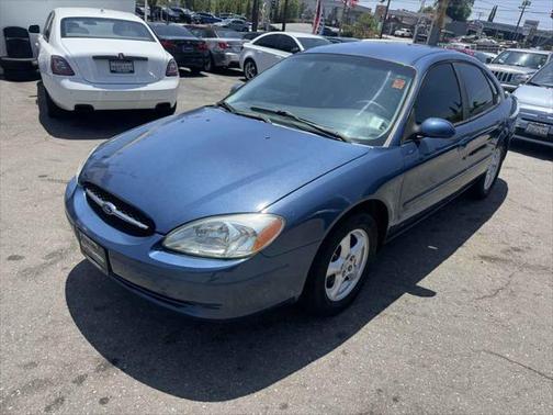 2002 Ford Taurus SE