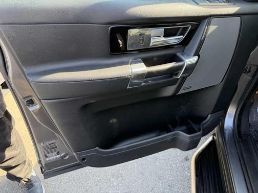 2015 Land Rover LR4 Base