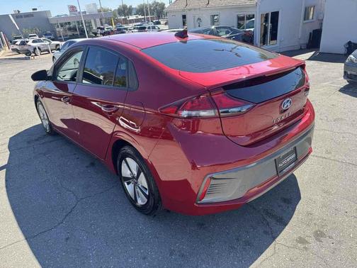 2022 Hyundai IONIQ Hybrid Blue