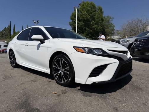 2018 Toyota Camry SE