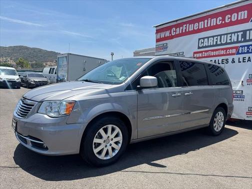 2016 Chrysler Town & Country Touring