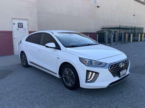 2020 Hyundai IONIQ Plug-In Hybrid SE