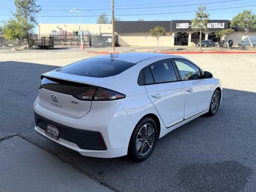 2020 Hyundai IONIQ Plug-In Hybrid SE