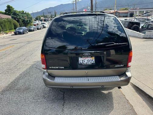 2001 Ford Windstar Base