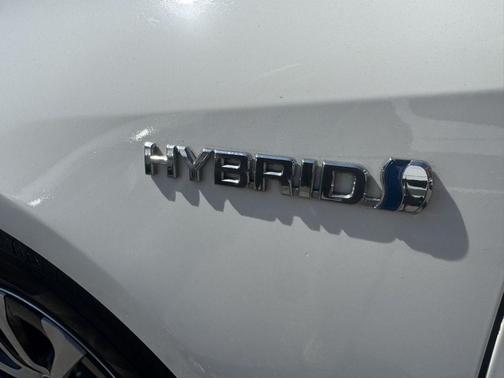 2020 Toyota Corolla Hybrid LE