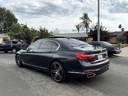 2016 BMW 740 740i