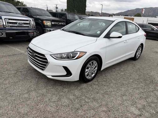 Quartz White Pearl 2018 Hyundai ELANTRA SE