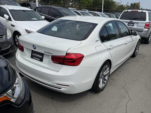 2018 BMW 330e iPerformance