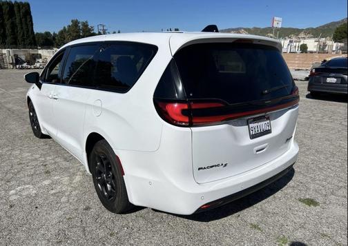 2023 Chrysler Pacifica Hybrid Touring L