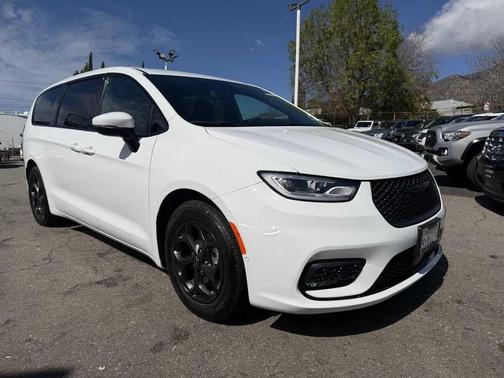 2023 Chrysler Pacifica Hybrid Touring L