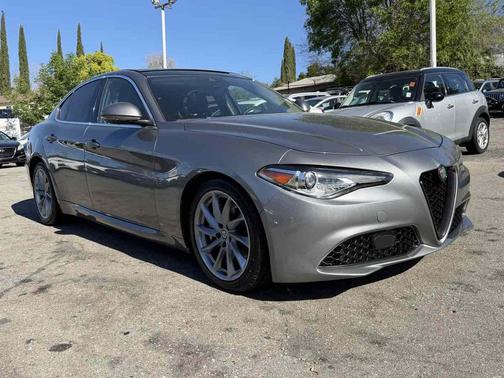 2017 Alfa Romeo Giulia Base