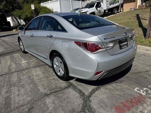 2015 Hyundai SONATA Hybrid Base