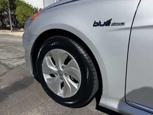 2015 Hyundai SONATA Hybrid Base