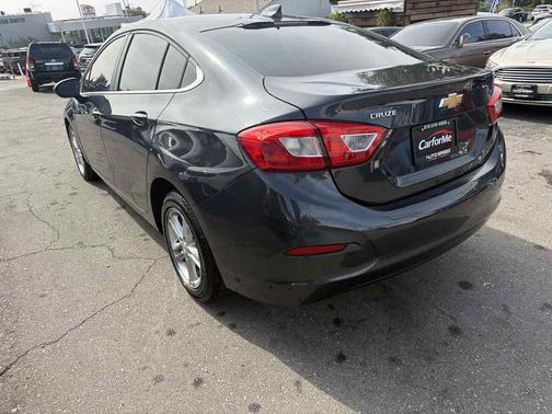 Graphite Metallic 2018 Chevrolet Cruze LT