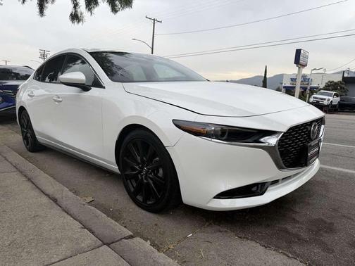 2022 Mazda Mazda3 FWD w/Premium Package