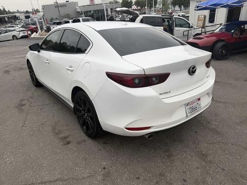 2022 Mazda Mazda3 FWD w/Premium Package