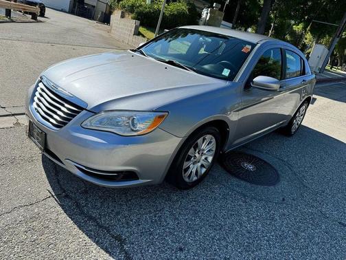 2013 Chrysler 200 LX