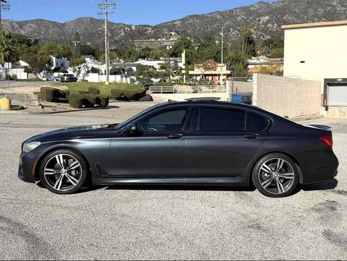 2017 BMW 740 740i