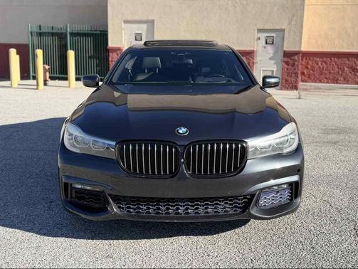 2017 BMW 740 740i