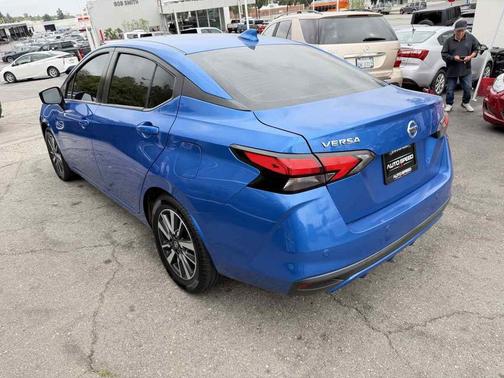 Electric Blue Metallic 2021 Nissan Versa 1.6 SV