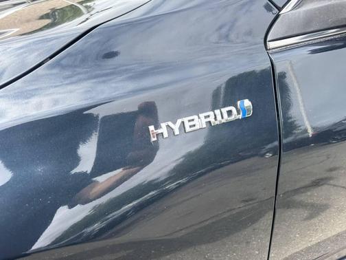 2017 Toyota Camry Hybrid XLE