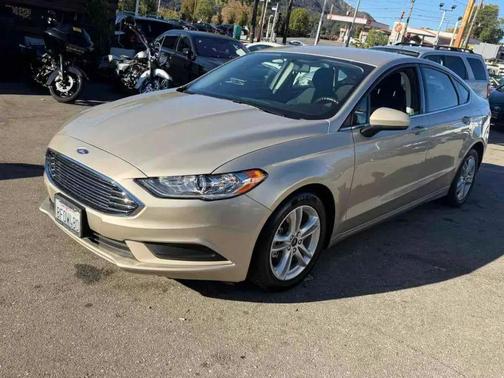 White Gold Metallic 2018 Ford Fusion SE