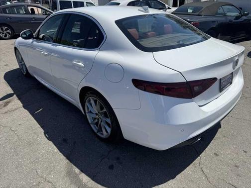 2019 Alfa Romeo Giulia Base