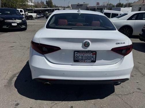 2019 Alfa Romeo Giulia Base