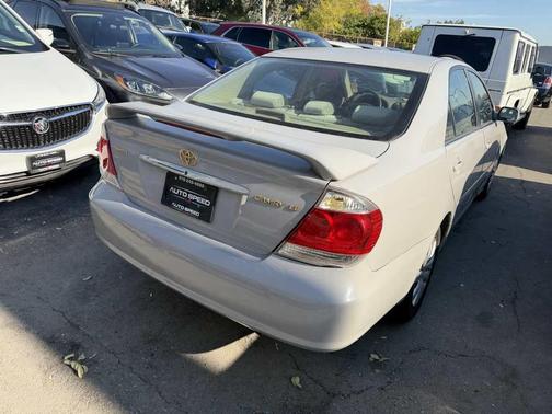 2005 Toyota Camry SE