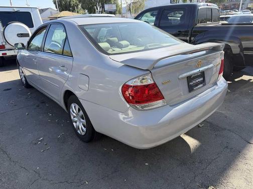 2005 Toyota Camry SE