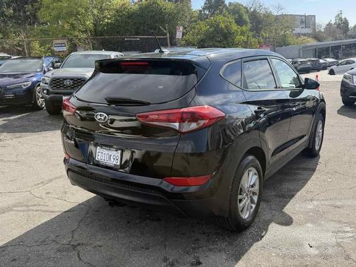 2016 Hyundai TUCSON SE
