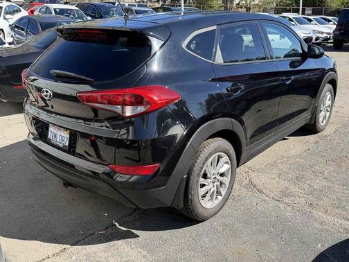 2016 Hyundai TUCSON SE