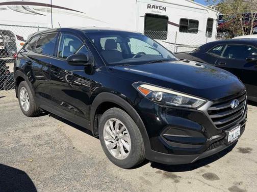 2016 Hyundai TUCSON SE