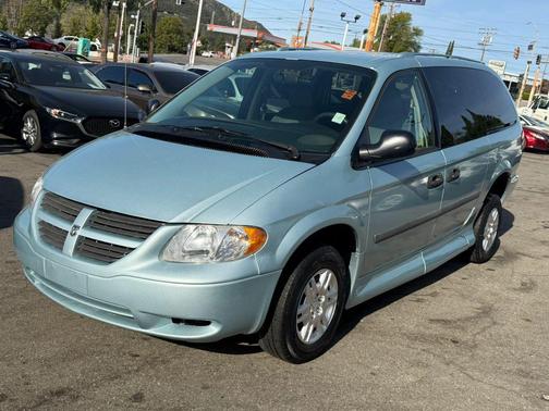 Butane Blue Pearl 2005 Dodge Grand Caravan SE