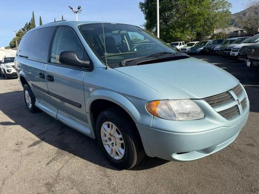 Butane Blue Pearl 2005 Dodge Grand Caravan SE