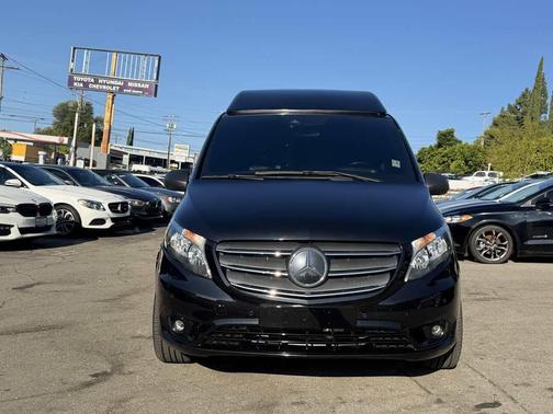 2018 Mercedes-Benz Metris Base