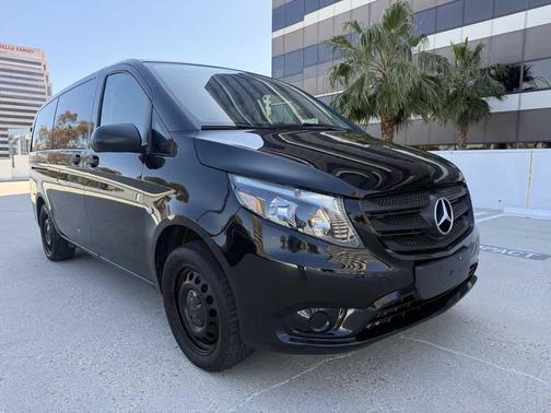 2017 Mercedes-Benz Metris Base