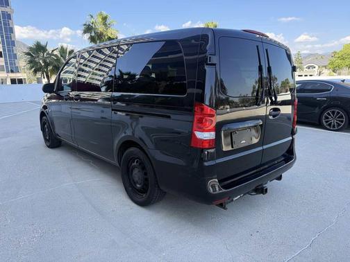 2017 Mercedes-Benz Metris Base