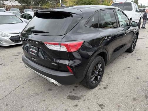 Agate Black Metallic 2020 Ford Escape SE