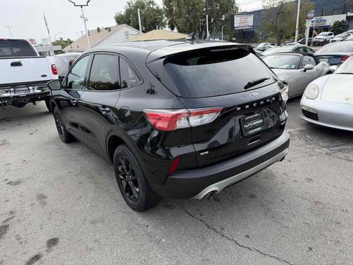 Agate Black Metallic 2020 Ford Escape SE
