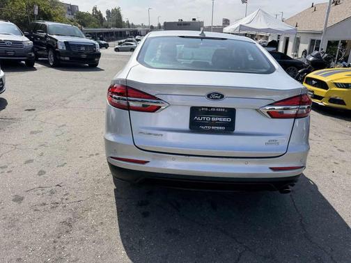 Ingot Silver Metallic 2019 Ford Fusion SE