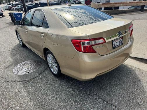 2012 Toyota Camry Hybrid XLE
