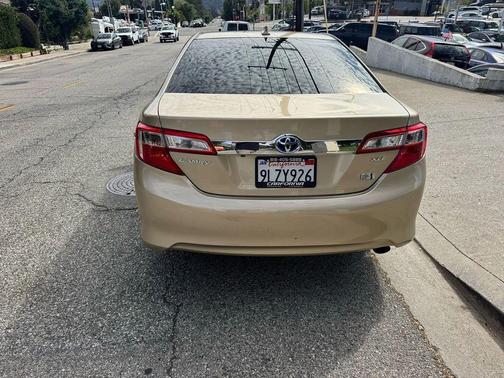 2012 Toyota Camry Hybrid XLE