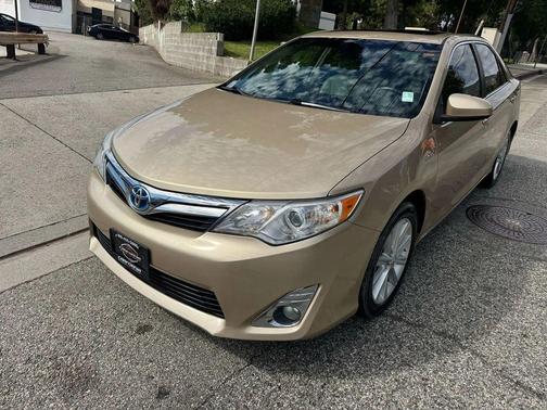 2012 Toyota Camry Hybrid XLE