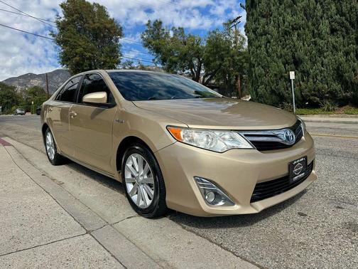2012 Toyota Camry Hybrid XLE
