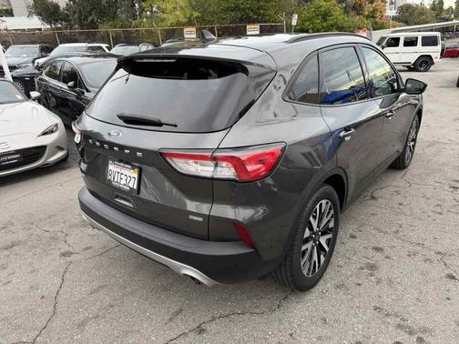2020 Ford Escape SE