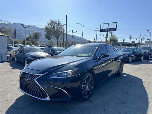 2022 Lexus ES 300h Base