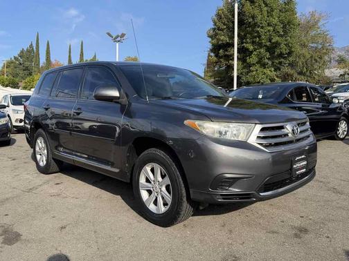 2011 Toyota Highlander SE