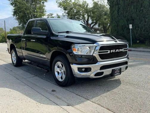 Diamond Black Crystal Pearlcoat 2020 RAM 1500 Big Horn/Lone Star