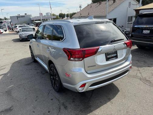 Alloy Silver Metallic 2018 Mitsubishi Outlander PHEV GT